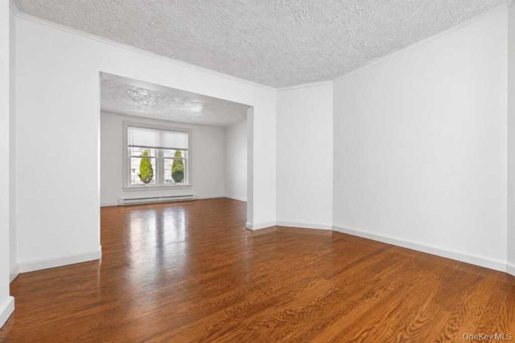 21 Mount Joy Place, New Rochelle, NY 10801 - Photo 10 of 50