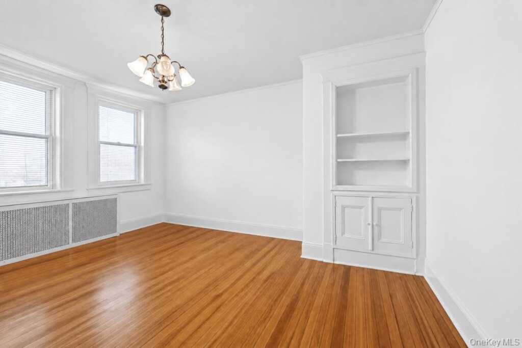 21 Mount Joy Place, New Rochelle, NY 10801 - Photo 12 of 50