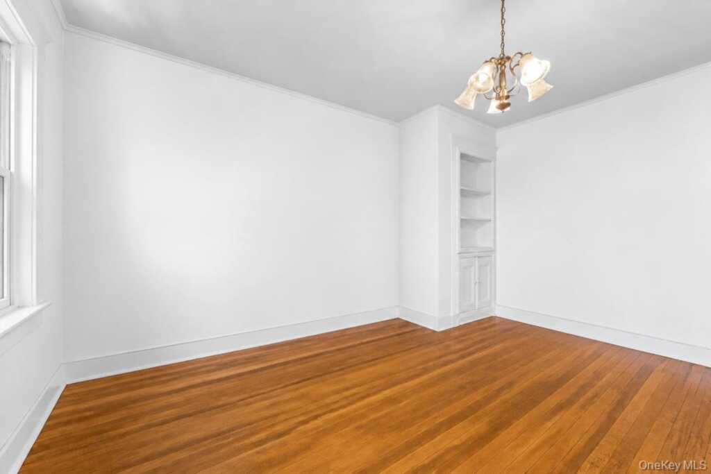 21 Mount Joy Place, New Rochelle, NY 10801 - Photo 14 of 50