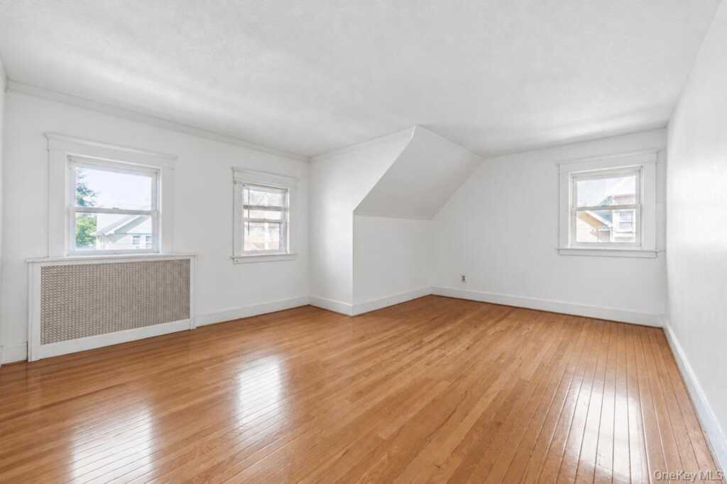 21 Mount Joy Place, New Rochelle, NY 10801 - Photo 18 of 50