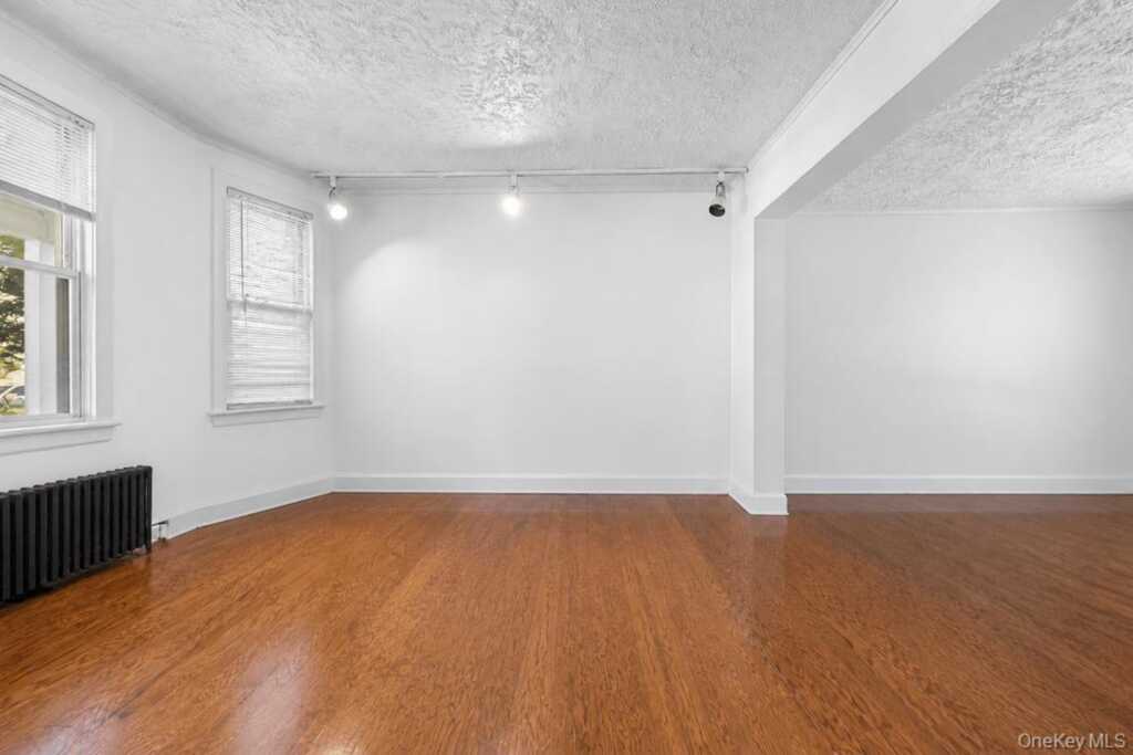 21 Mount Joy Place, New Rochelle, NY 10801 - Photo 2 of 50