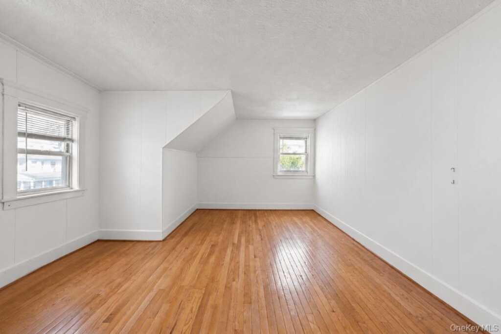 21 Mount Joy Place, New Rochelle, NY 10801 - Photo 20 of 50