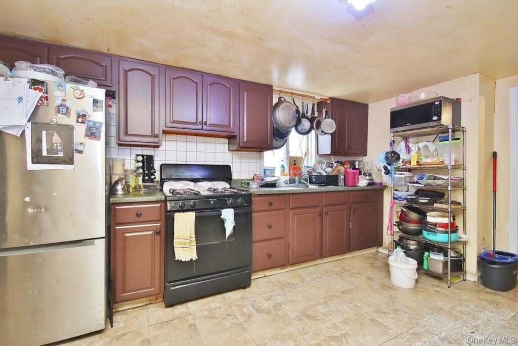 5 Highland Avenue, Suffern, NY 10901 - Photo 16 of 32