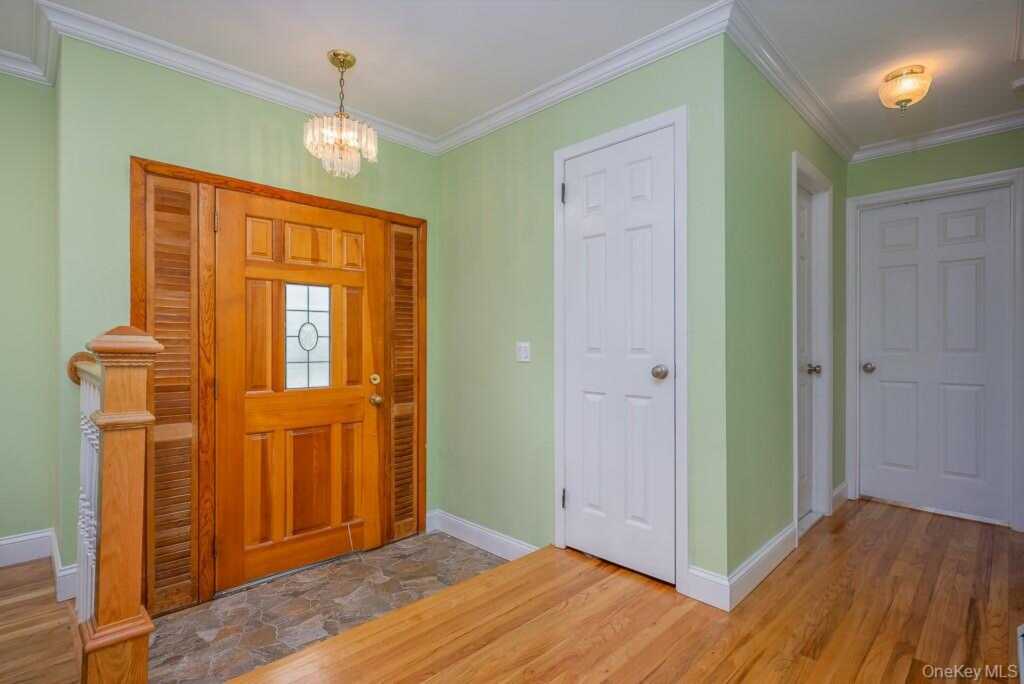 18 De Halve Maen Drive, Stony Point, NY 10980 - Photo 5 of 21