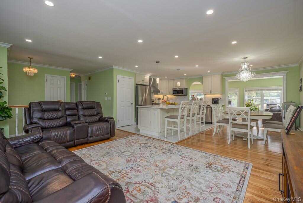 18 De Halve Maen Drive, Stony Point, NY 10980 - Photo 6 of 21