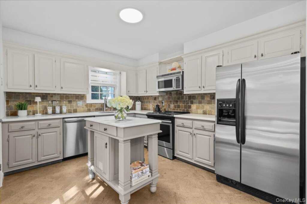 9 Oakwood Avenue, Rye, NY 10580 - Photo 13 of 34