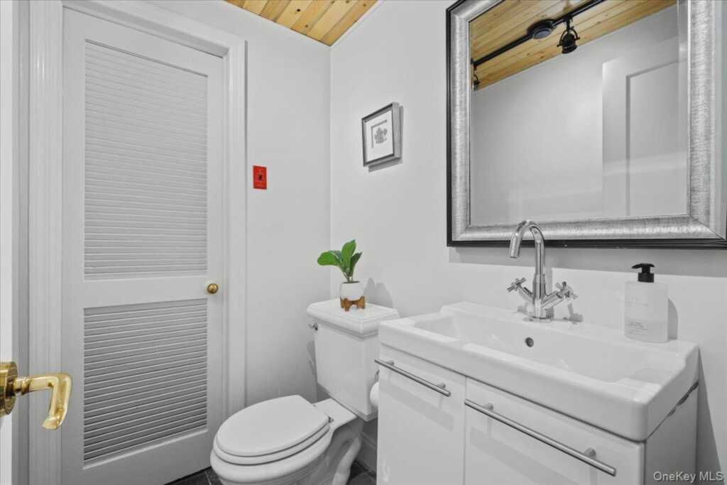 9 Oakwood Avenue, Rye, NY 10580 - Photo 17 of 34