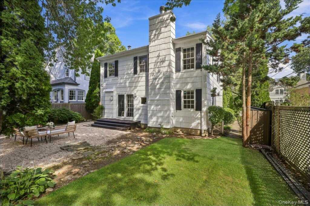 9 Oakwood Avenue, Rye, NY 10580 - Photo 4 of 34