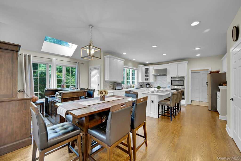 16 Eagle Court, White Plains, NY 10605 - Photo 13 of 49