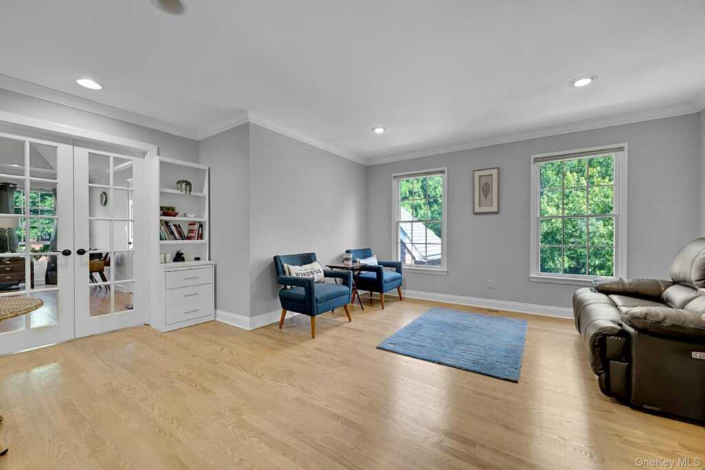16 Eagle Court, White Plains, NY 10605 - Photo 31 of 49