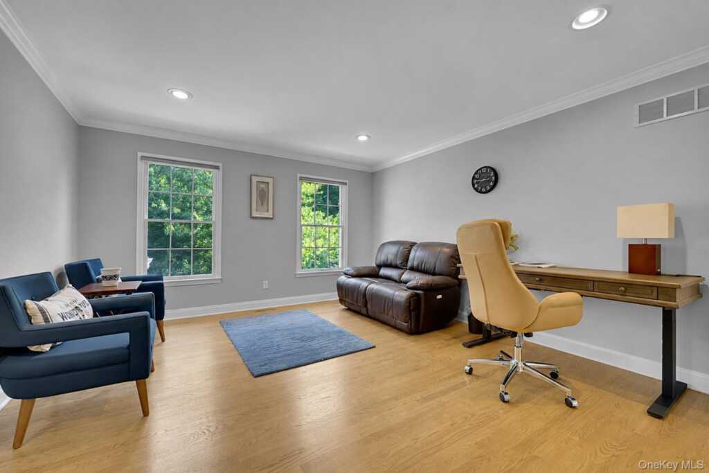 16 Eagle Court, White Plains, NY 10605 - Photo 32 of 49