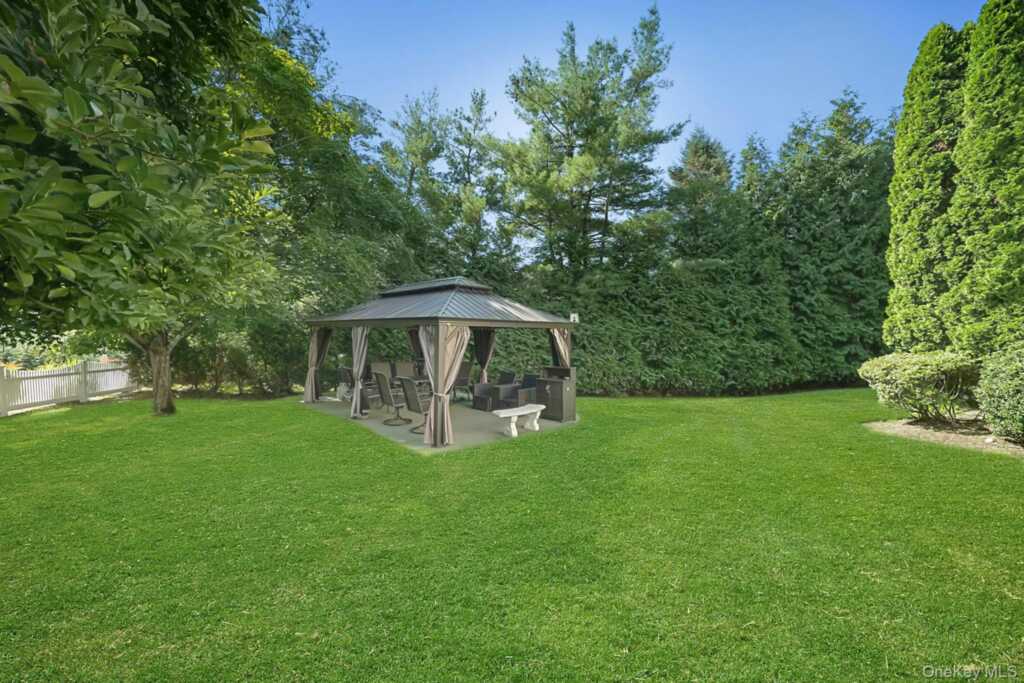 16 Eagle Court, White Plains, NY 10605 - Photo 45 of 49