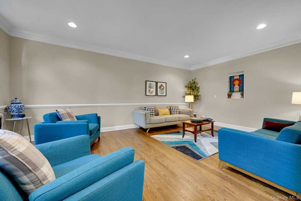 16 Eagle Court, White Plains, NY 10605 - Photo 6 of 49