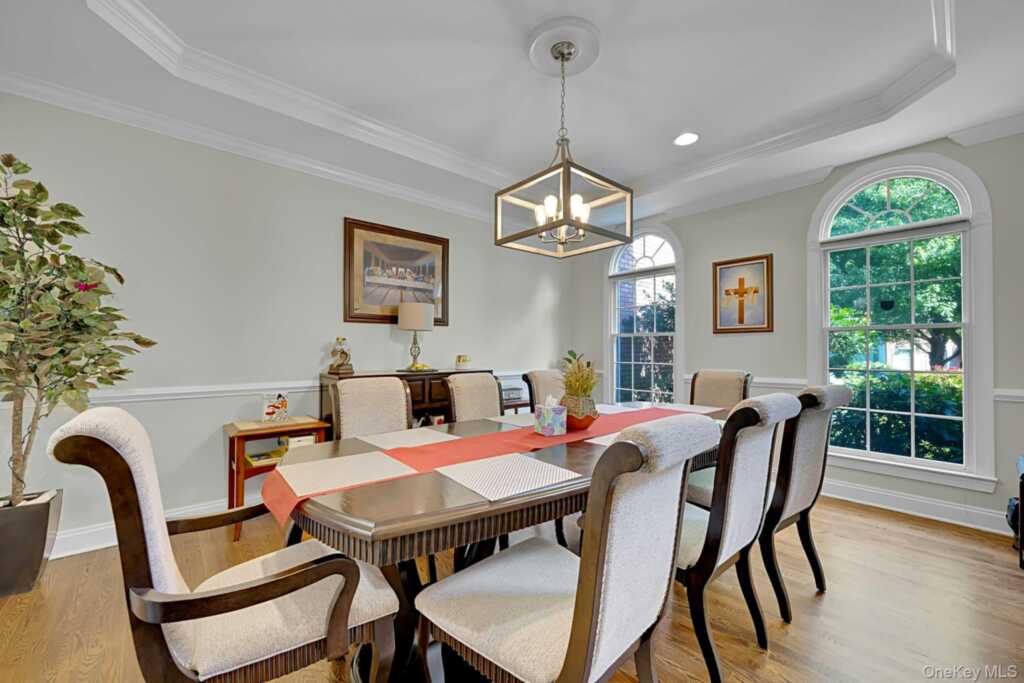 16 Eagle Court, White Plains, NY 10605 - Photo 9 of 49
