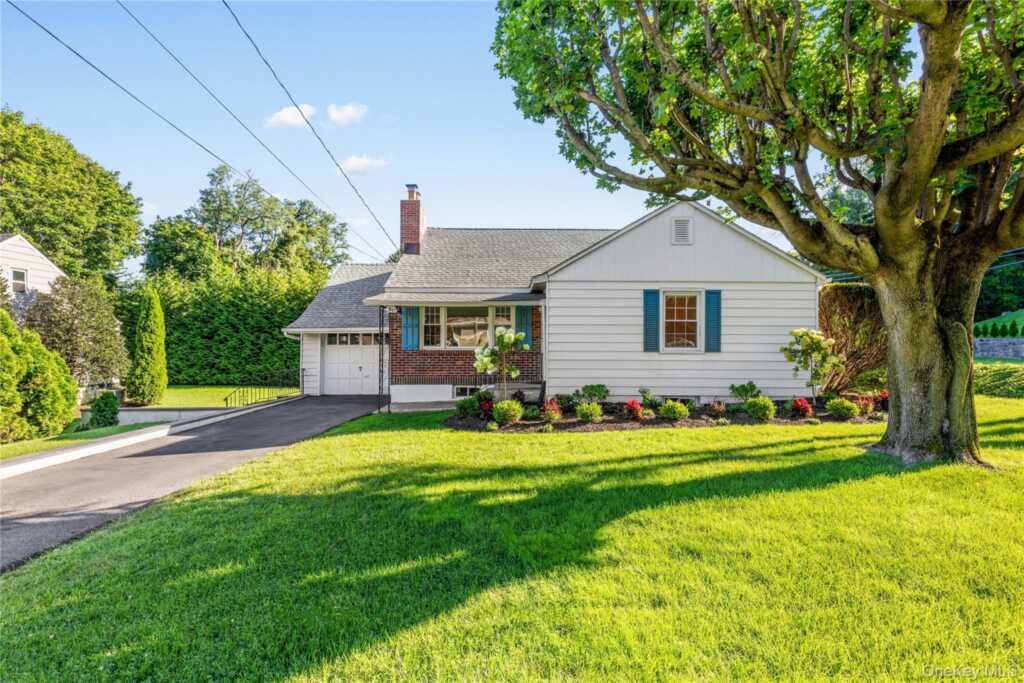 2 Argyle Road, Rye, NY 10573