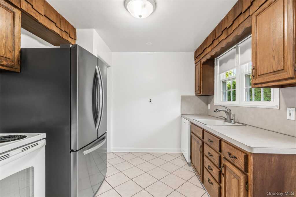 2 Argyle Road, Rye, NY 10573 - Photo 10 of 22