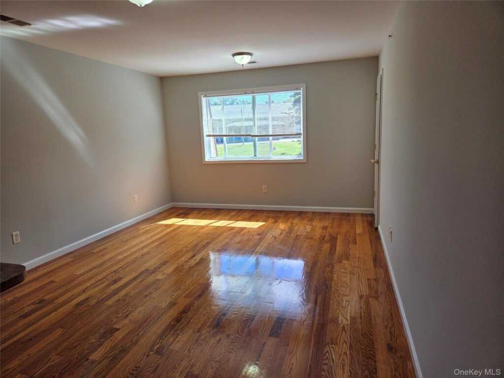12 Pavilion Road, Unit #5, Suffern, NY 10901 - Photo 4 of 6