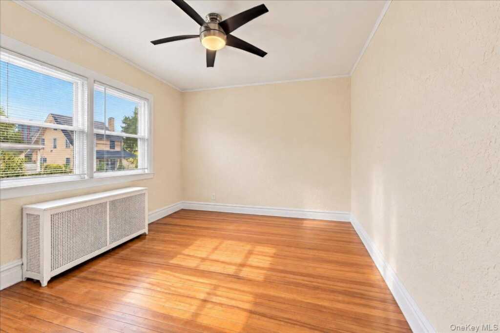 20 Edgewood Park, New Rochelle, NY 10801 - Photo 10 of 31