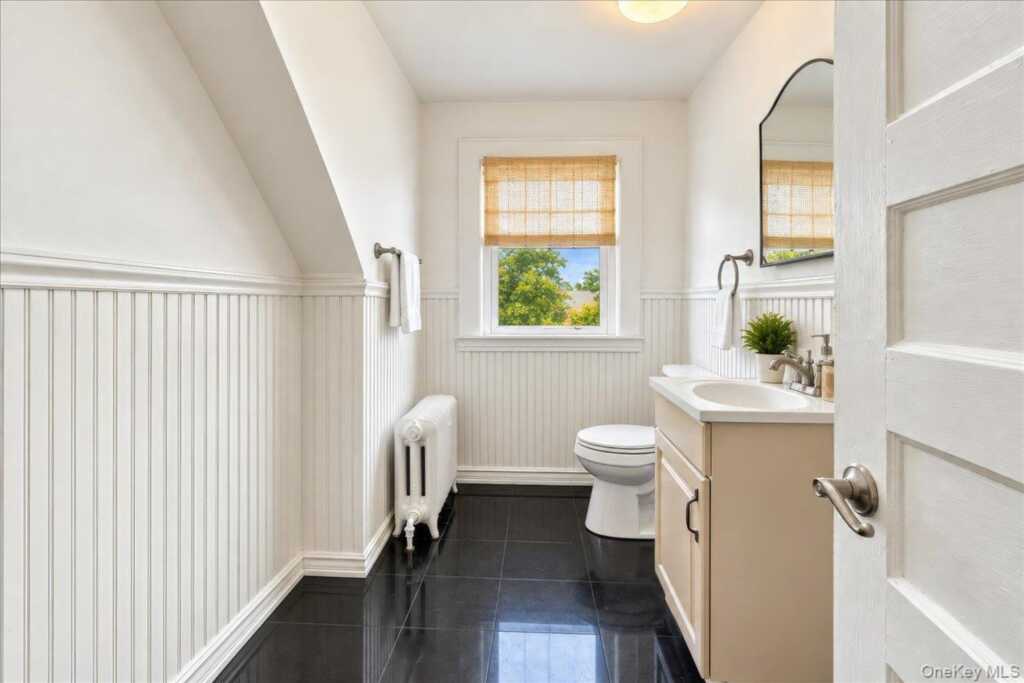 20 Edgewood Park, New Rochelle, NY 10801 - Photo 16 of 31