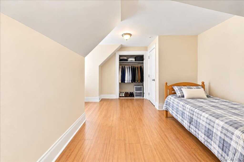 20 Edgewood Park, New Rochelle, NY 10801 - Photo 19 of 31