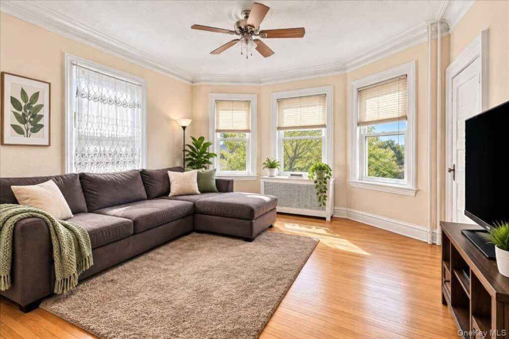 20 Edgewood Park, New Rochelle, NY 10801 - Photo 21 of 31