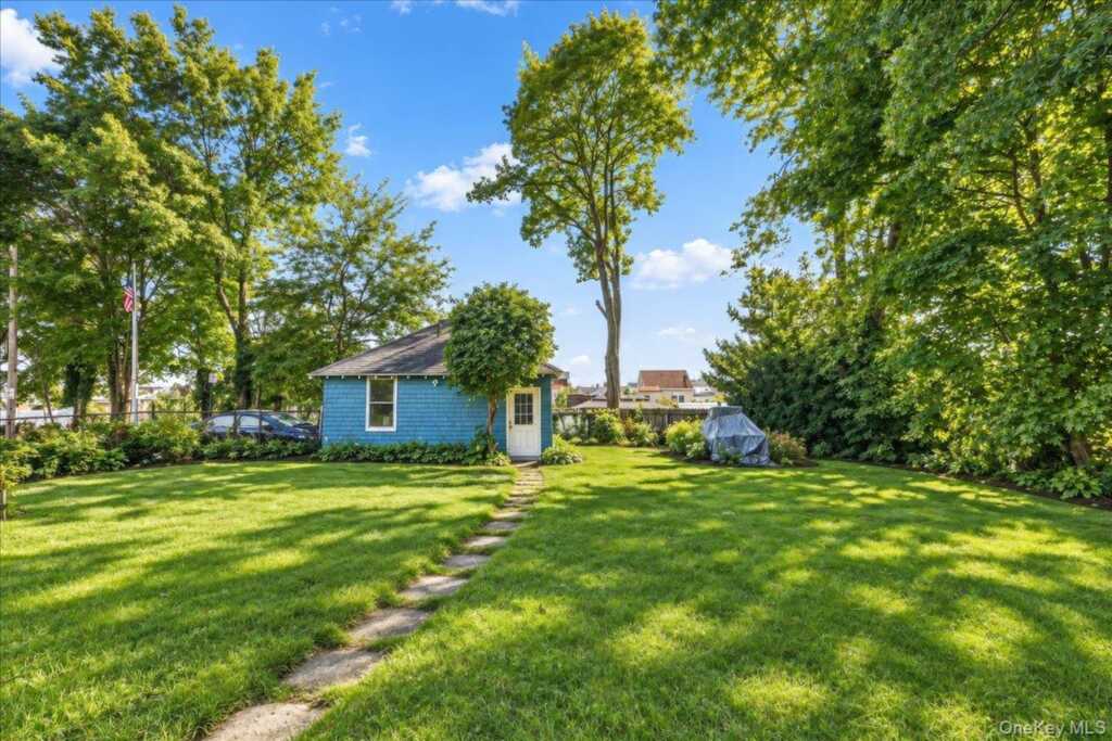 20 Edgewood Park, New Rochelle, NY 10801 - Photo 26 of 31