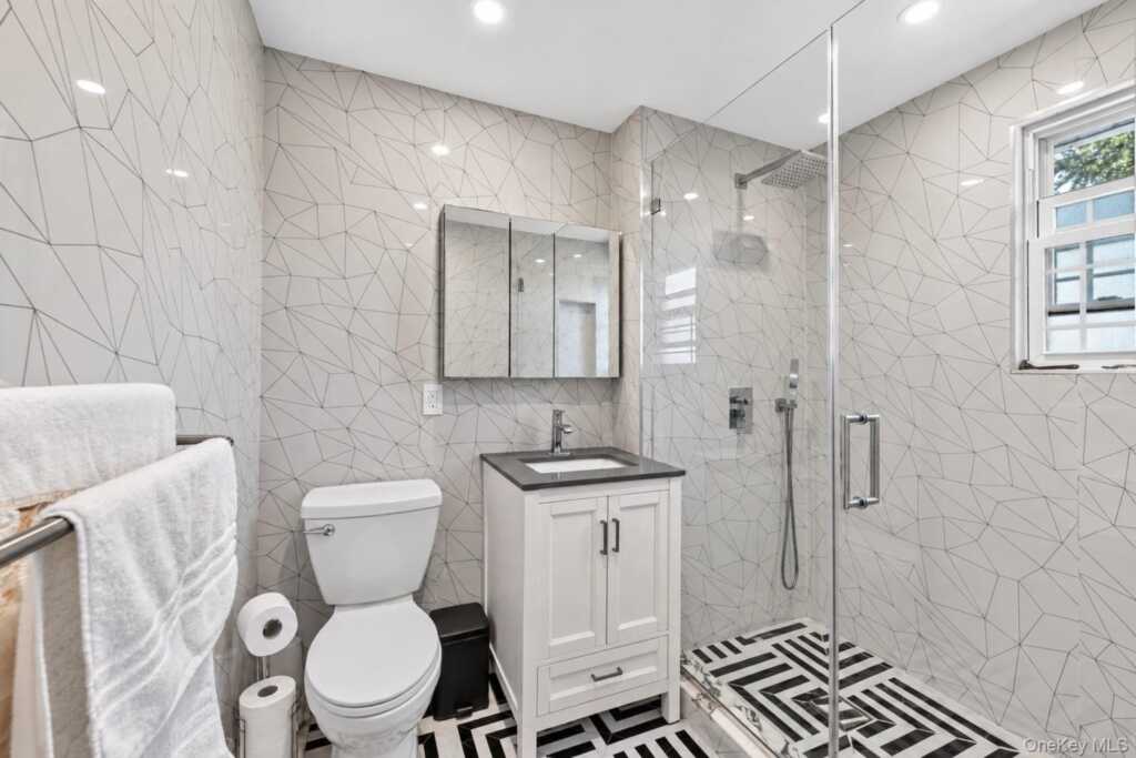 8 Highview Avenue, Nanuet, NY 10954 - Photo 25 of 41