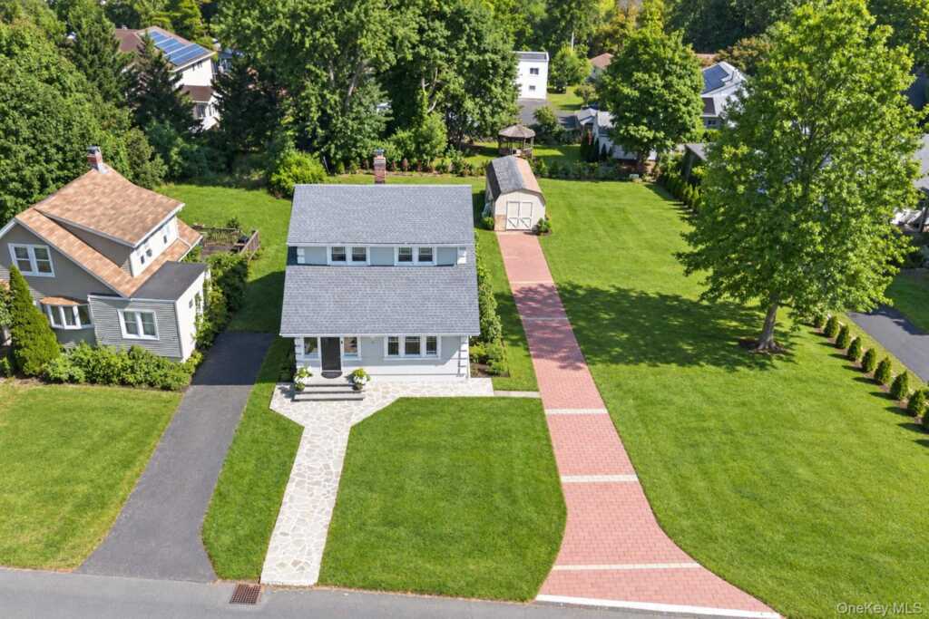 8 Highview Avenue, Nanuet, NY 10954 - Photo 4 of 41
