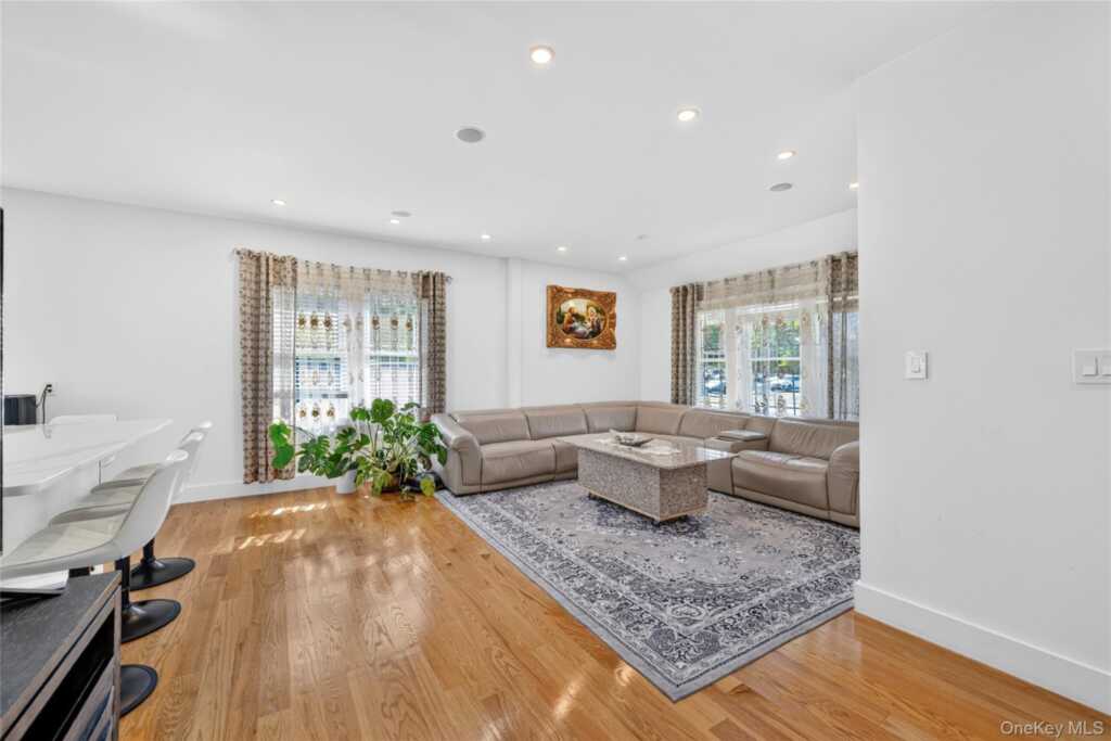 8 Highview Avenue, Nanuet, NY 10954 - Photo 7 of 41