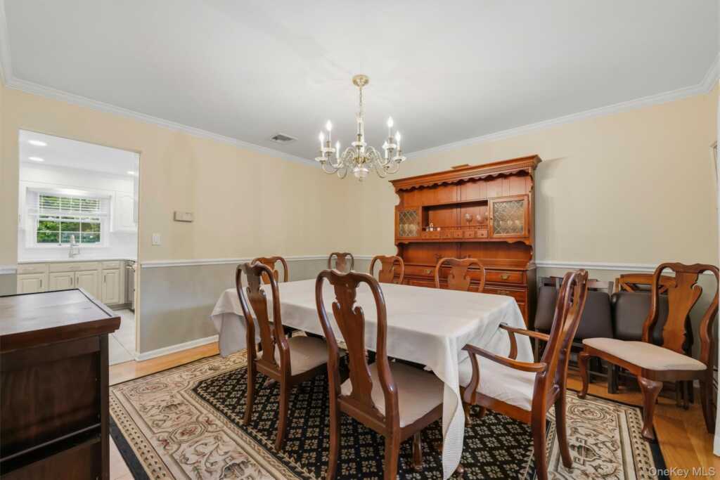 240 Center Street, Pearl River, NY 10965 - Photo 17 of 33