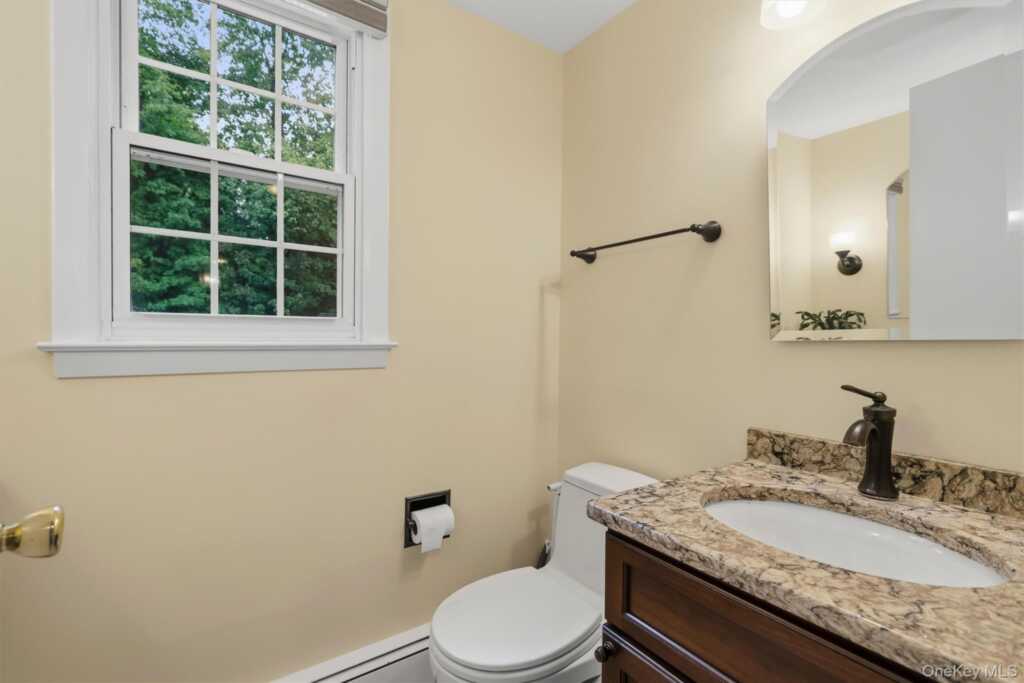 240 Center Street, Pearl River, NY 10965 - Photo 18 of 33