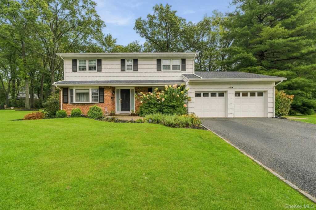 240 Center Street, Pearl River, NY 10965 - Photo 2 of 33