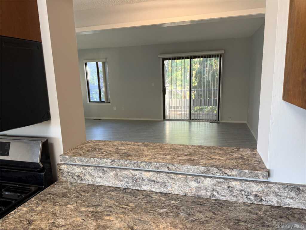 161 Treetop Circle, Unit #161, Nanuet, NY 10954 - Photo 14 of 41