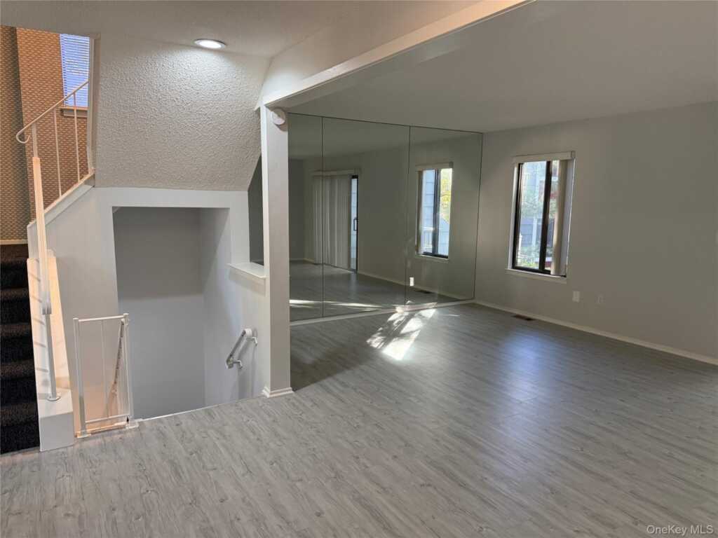 161 Treetop Circle, Unit #161, Nanuet, NY 10954 - Photo 16 of 41