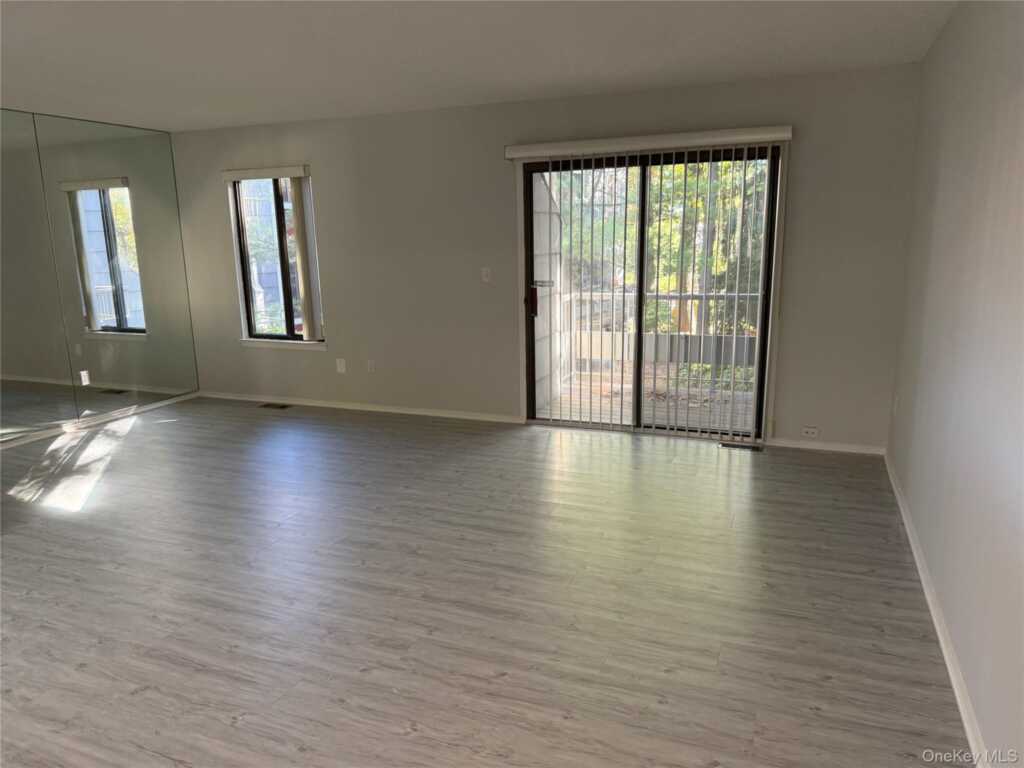 161 Treetop Circle, Unit #161, Nanuet, NY 10954 - Photo 17 of 41