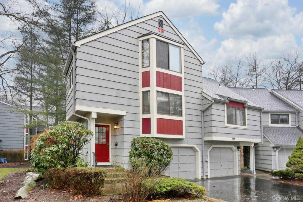 161 Treetop Circle, Unit #161, Nanuet, NY 10954 - Photo 2 of 41
