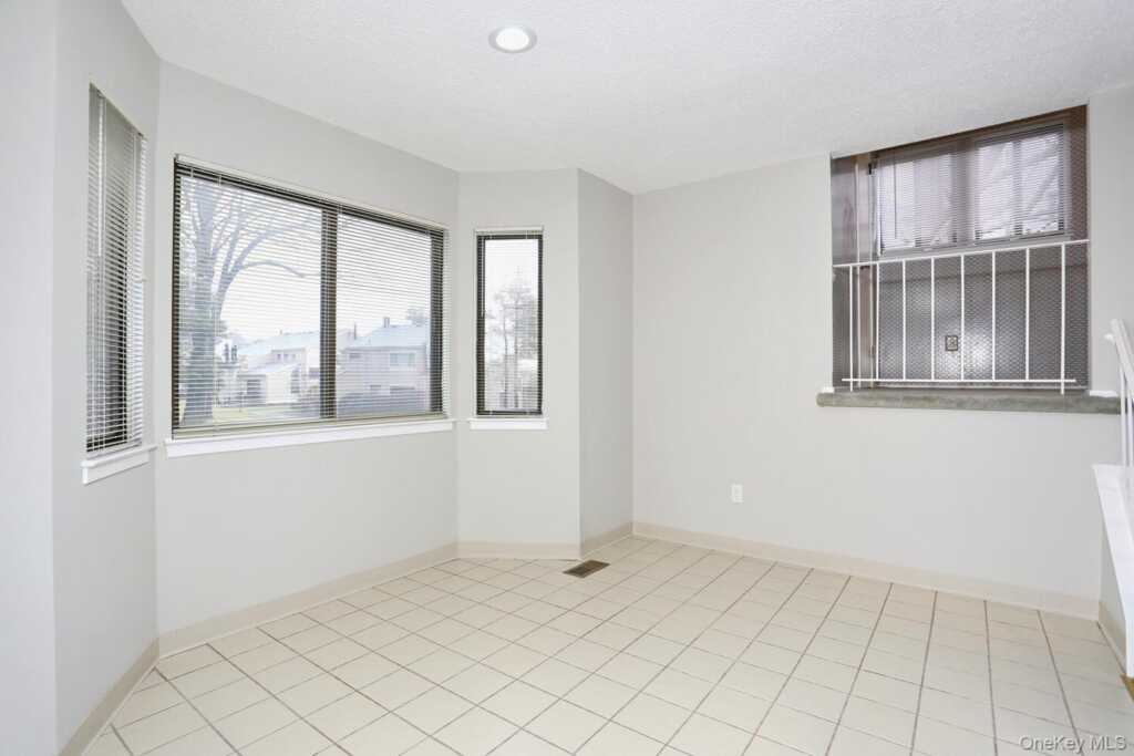 161 Treetop Circle, Unit #161, Nanuet, NY 10954 - Photo 7 of 41