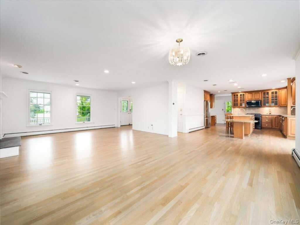49 Judith Street, Nanuet, NY 10954 - Photo 10 of 36
