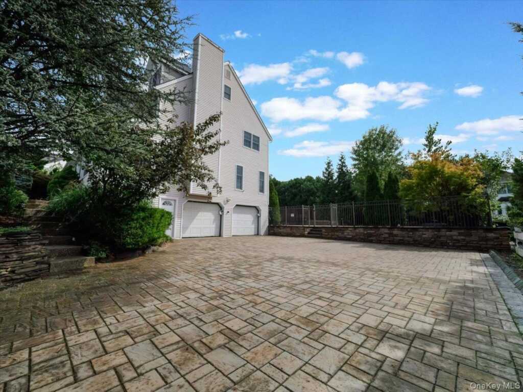 49 Judith Street, Nanuet, NY 10954 - Photo 25 of 36