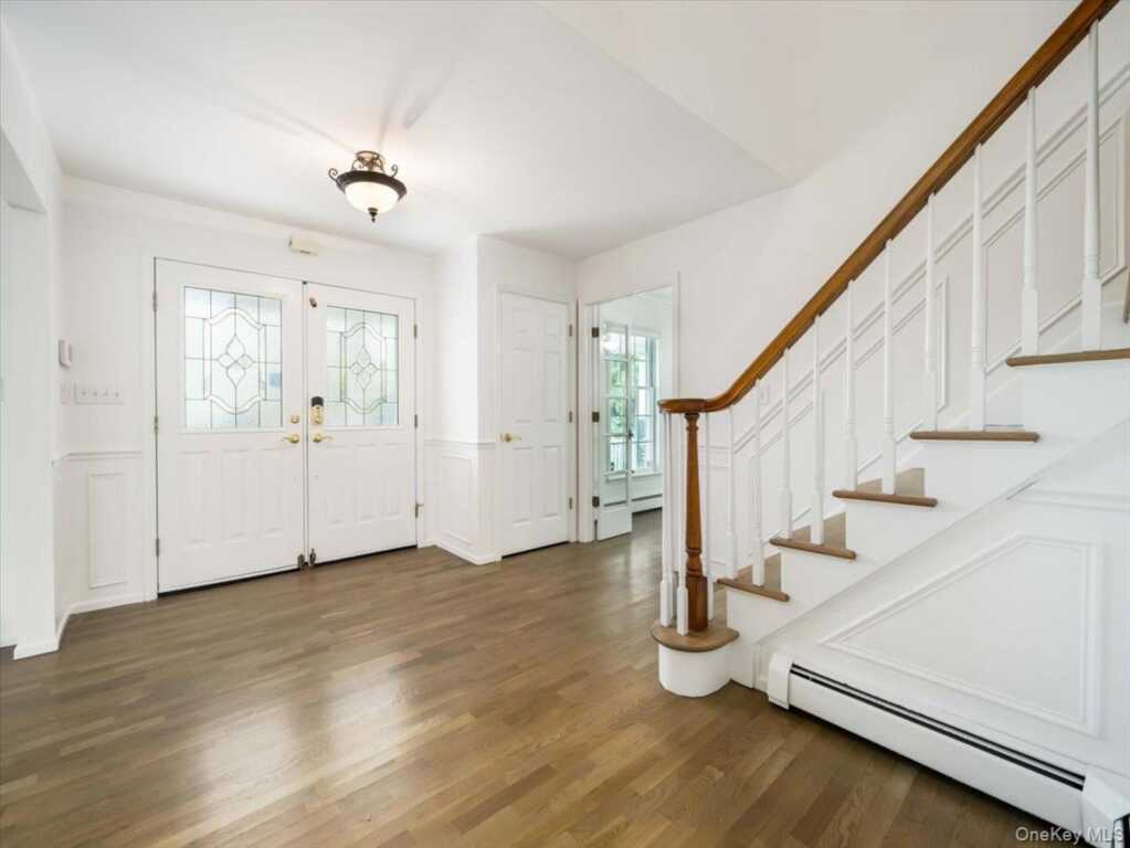 49 Judith Street, Nanuet, NY 10954 - Photo 5 of 36