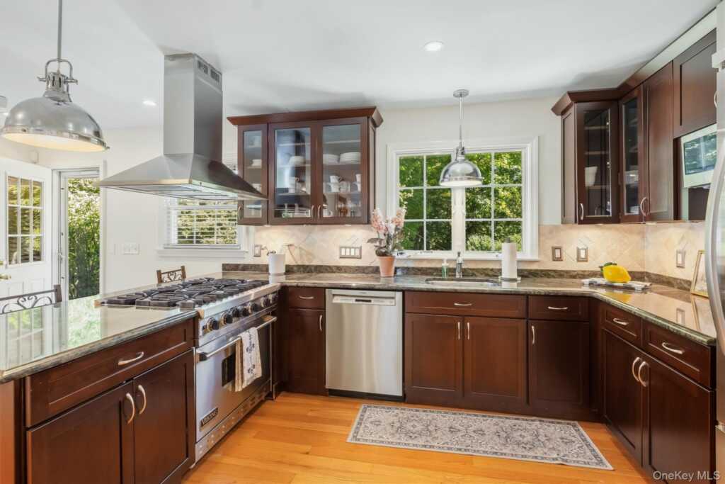 87 Bolton Avenue, White Plains, NY 10605 - Photo 17 of 47