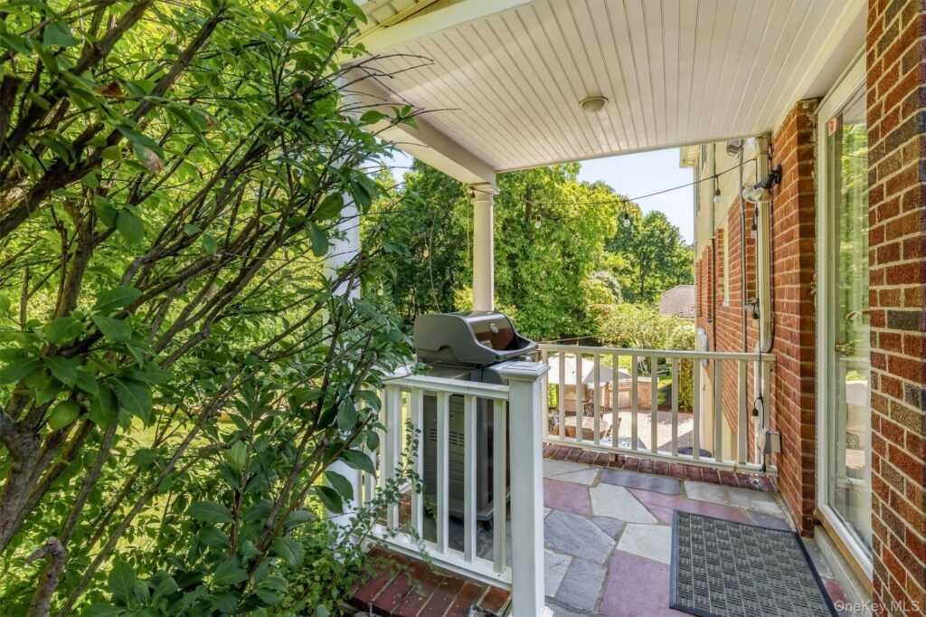 87 Bolton Avenue, White Plains, NY 10605 - Photo 36 of 47