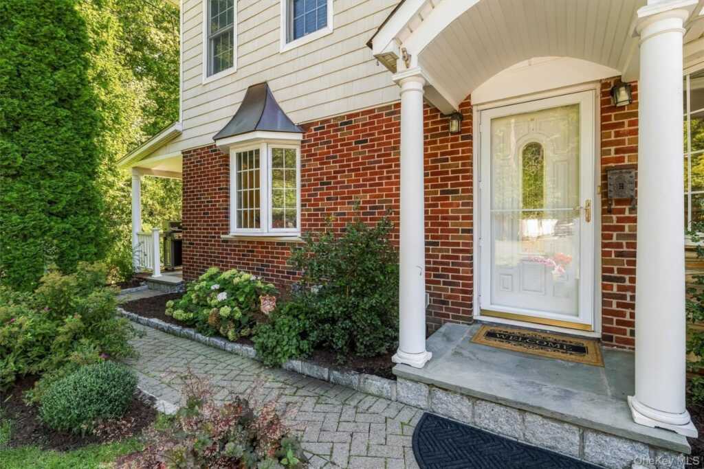 87 Bolton Avenue, White Plains, NY 10605 - Photo 4 of 47