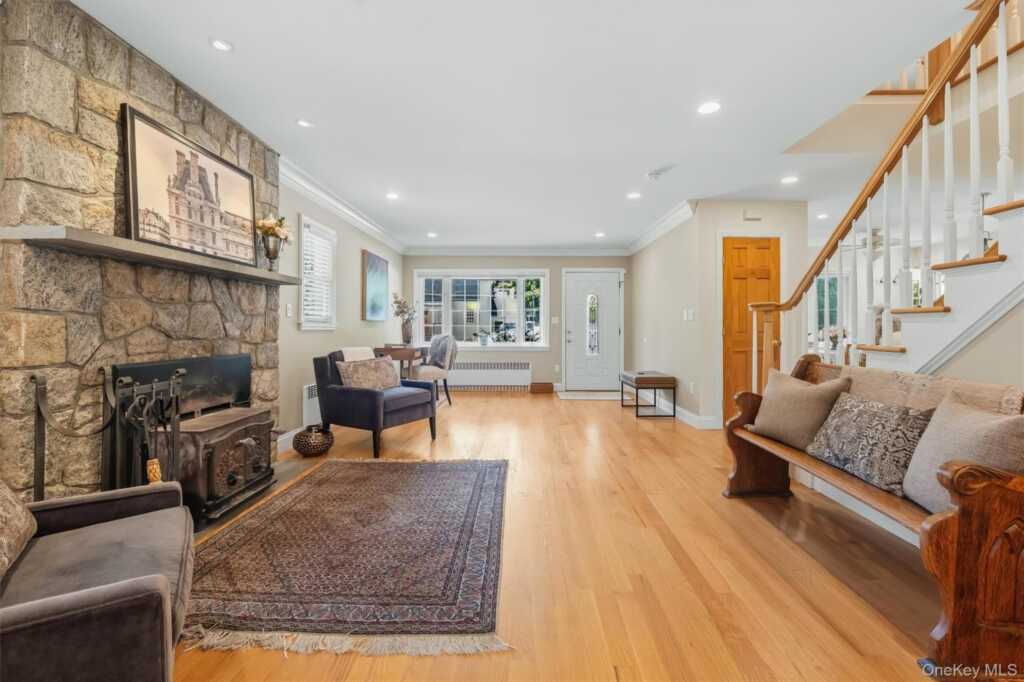 87 Bolton Avenue, White Plains, NY 10605 - Photo 6 of 47