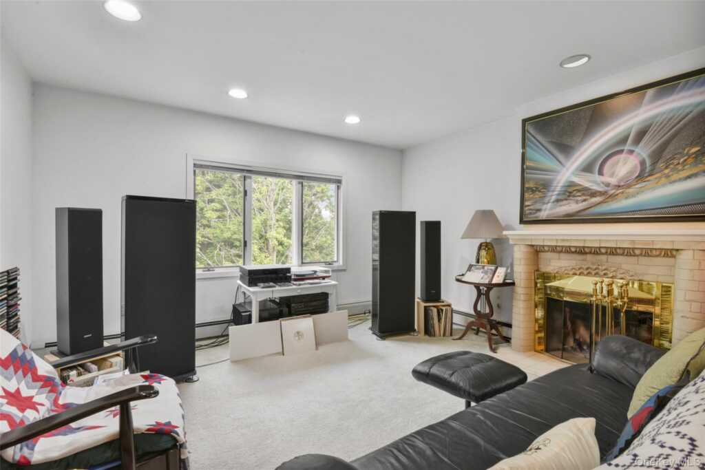 4 Ridgeview Avenue, White Plains, NY 10606 - Photo 18 of 44