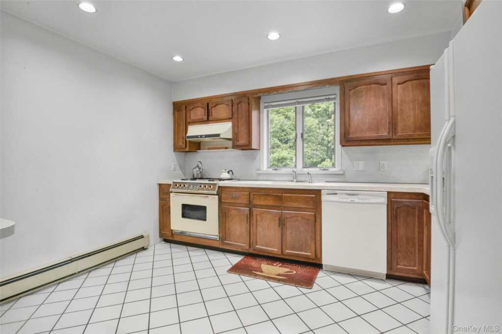 4 Ridgeview Avenue, White Plains, NY 10606 - Photo 23 of 44
