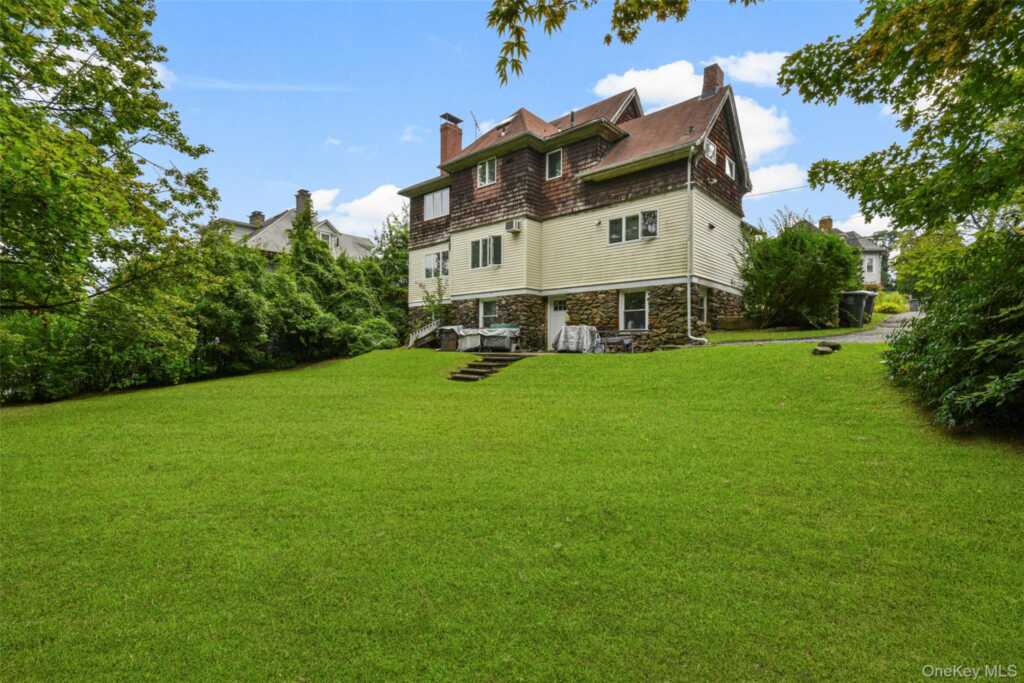 4 Ridgeview Avenue, White Plains, NY 10606 - Photo 33 of 44