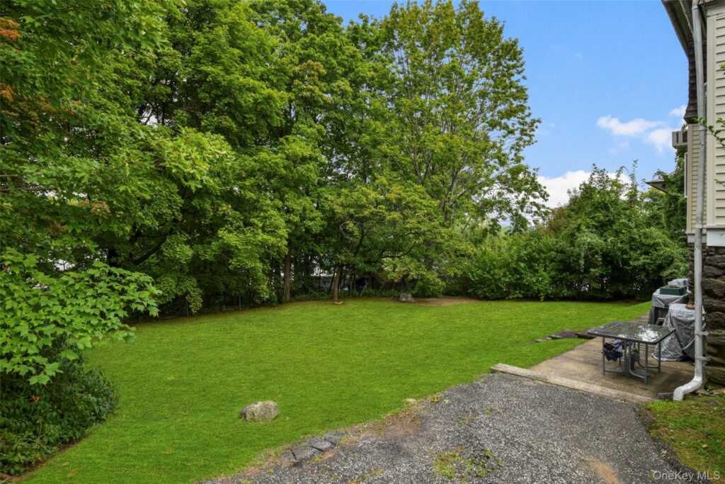 4 Ridgeview Avenue, White Plains, NY 10606 - Photo 35 of 44