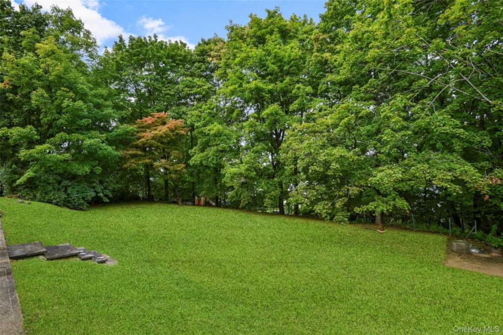 4 Ridgeview Avenue, White Plains, NY 10606 - Photo 36 of 44