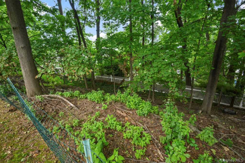 4 Ridgeview Avenue, White Plains, NY 10606 - Photo 37 of 44